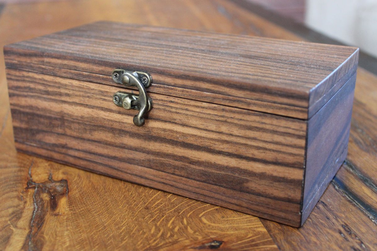 Wooden chest (box)
