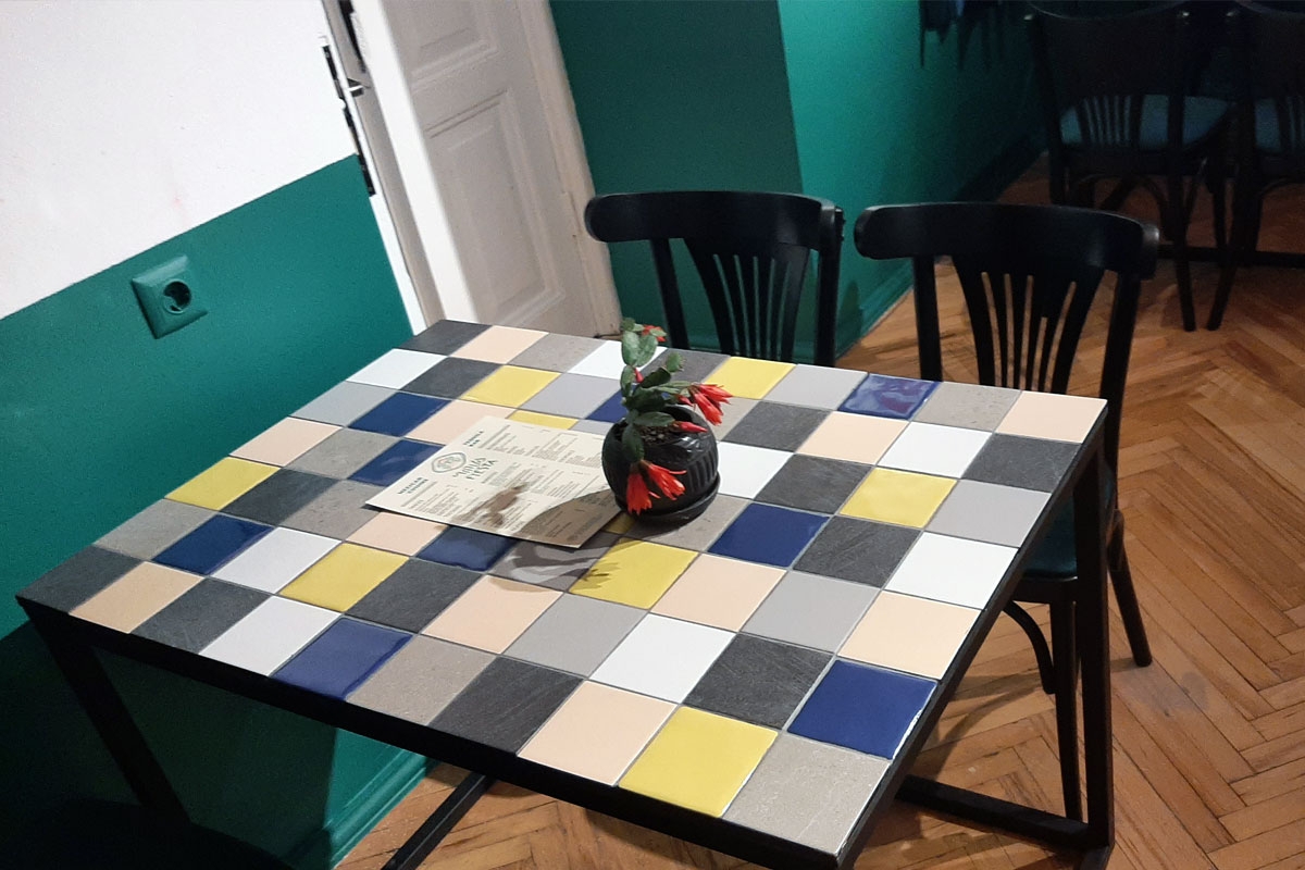 Table with tile